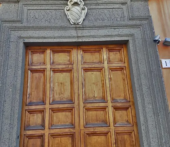 Secret Rhome Pensión 3*